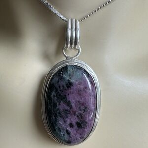 VTG Pendant Necklace 24 Inch Ruby Zoisite 925 Sterling‎ Silver Italy Chain 26.9g